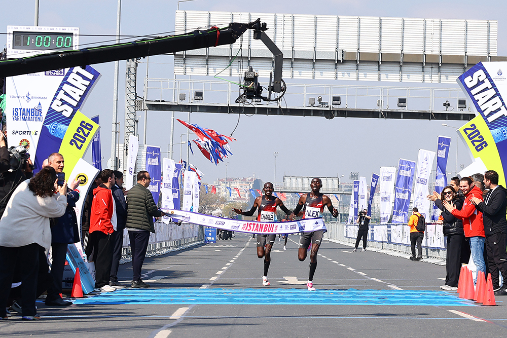 Türkiye İş Bankası 21. İstanbul Yarı Maratonu’na ‘İkizler Damgası’